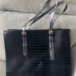 WOMEN'S PURSE / LAPTOP BAG / BLACK / FAUX LEATHER 
BRAND NEW